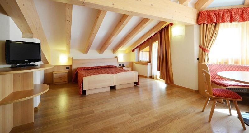 Hotel La Soldanella Моэна Экстерьер фото