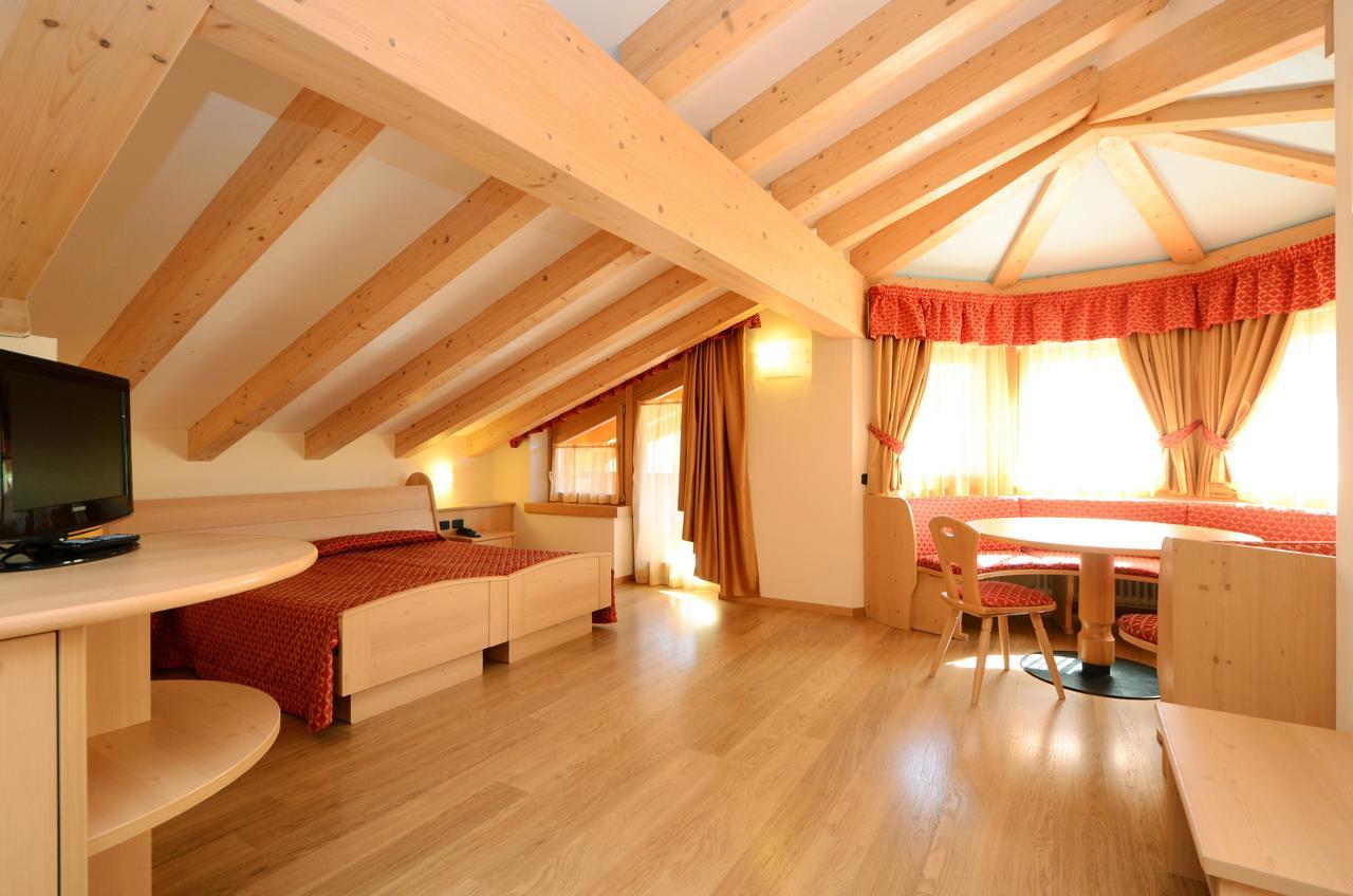 Hotel La Soldanella Моэна Экстерьер фото